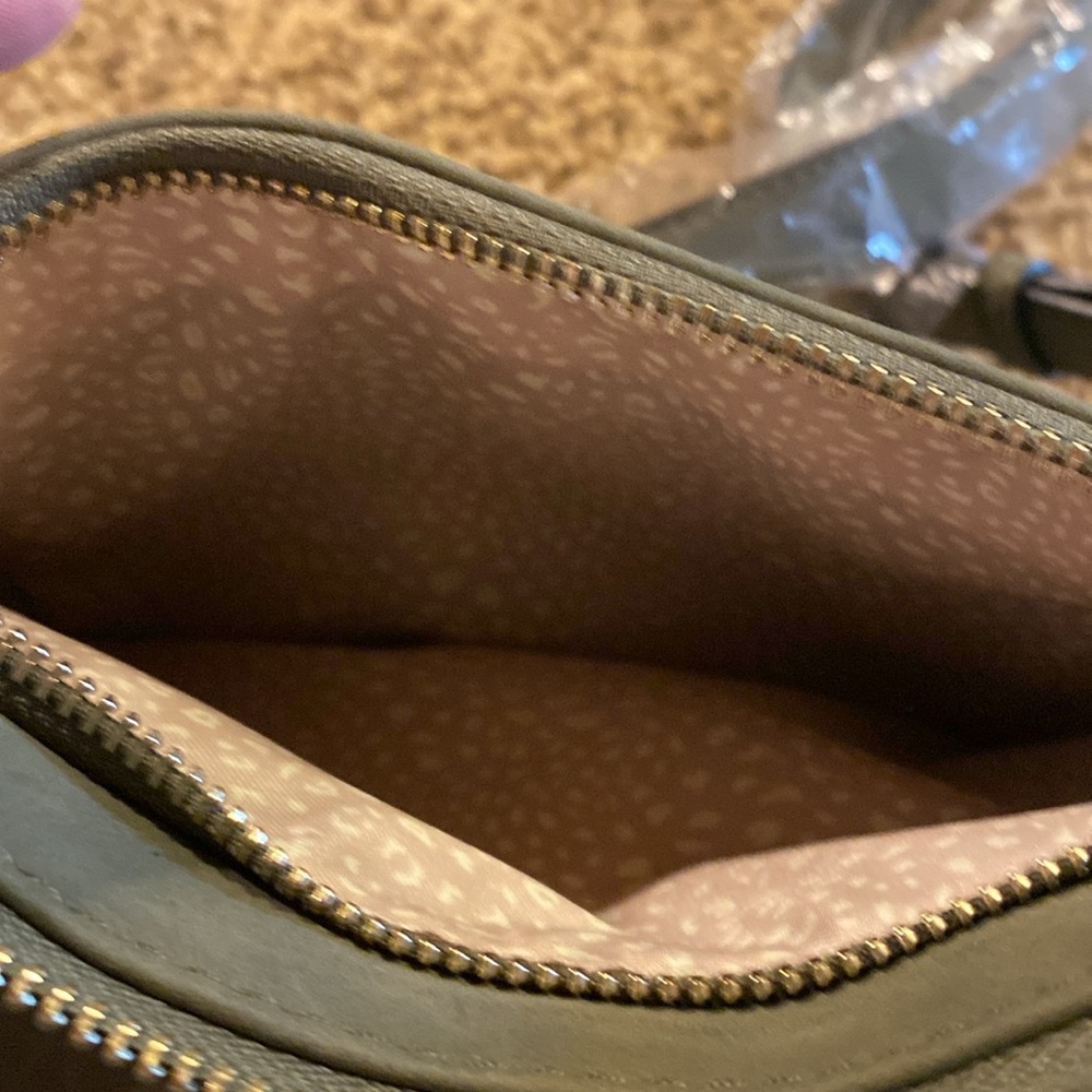 Green Women's Crossbody Bag with Woven Detail - Picture 7 of 8